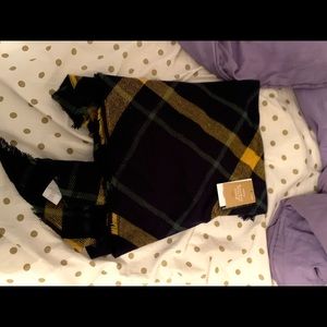 Brand new scarf